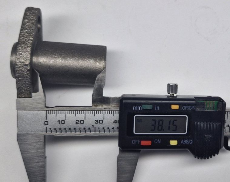 R190N Втулки напрямні (корпус вилки диференціалу КПП)(81-1 / 101-1) (2шт) 312119 312119 фото